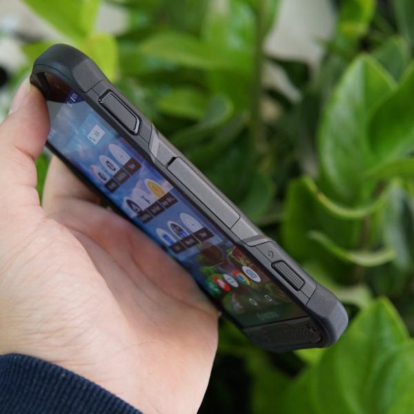 Điện thoại Kyocera DuraForce Pro 2 hàng tồn kho hình thức 99%, Zin nguyên bản