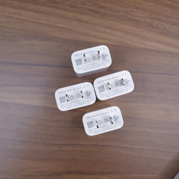 Củ sạc Xiaomi MDY-08-EZ 2A - 10W Mini siêu nhỏ gọn - Newnobox