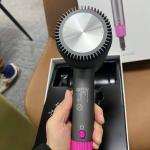 Máy sấy Nóng Lạnh 2 chiều bổ sung ion âm 1600W hãng QianRia ,độ ồn thấp